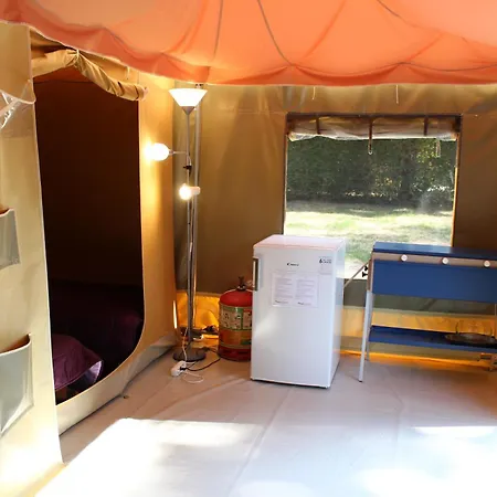 Camping le Paluet Matour Chambre photo